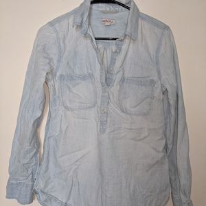 ❤️‍🔥3 for $15 Merona light blue denim half button up shirt